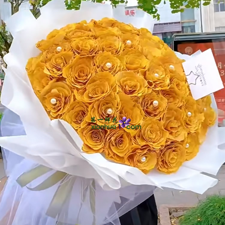 52枝银杏叶玫瑰花，珍珠点缀搭配
