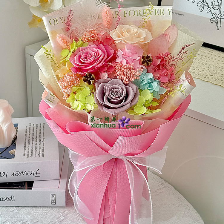 1朵粉色玫瑰，1朵浅紫色玫瑰，1朵香槟是玫瑰永生花 粉色小花束